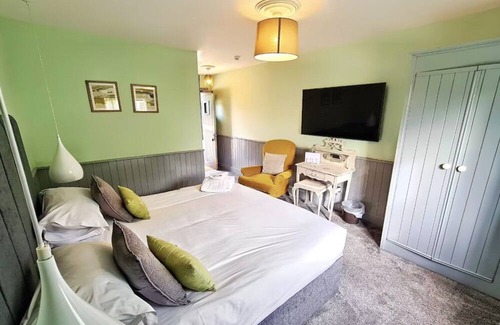 Ham Hotel | Blazing Donkey Country Hotel