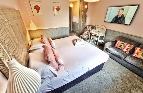 Ham Hotel | Blazing Donkey Country Hotel