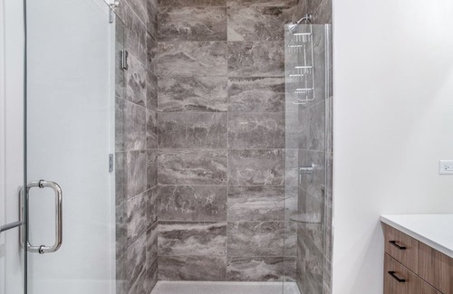 Logan Square Apartment | Amazing Logan Square 1BR w/ Pool, Lounge & Gym nr L, by Blueground