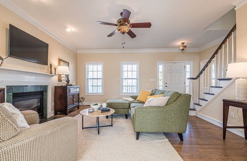 Cumming House | Bay Retreat at Lanier - Near public boat ramp - 30-day minimum but all Inq welc