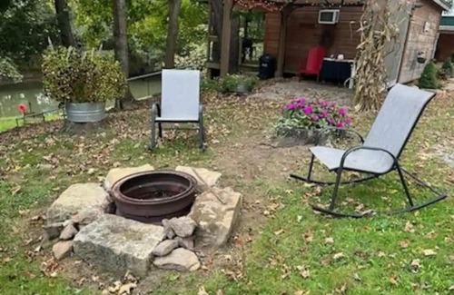 Blissfield Cabin | The Shanty: Lacy Rustic Vintage Sweet Cabin for 2