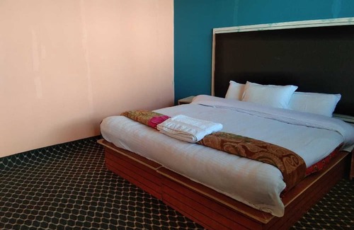 Malabar Hill Resort | Nirvana Resort At Pangong Beach