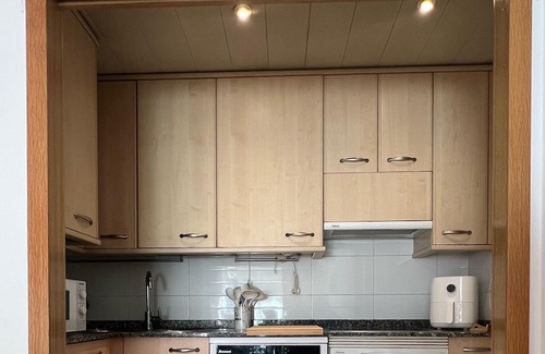 Sant Andreu de Palomar Apartment | Modern studio near metro 5 minutes from La Maquinista Great lighting and balcony