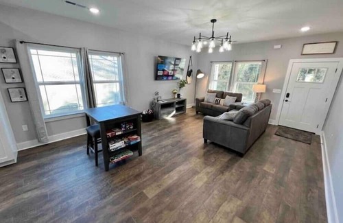 Rossville House | NEW Luxe Modern 3/2 by ChickBattfld 20m to Chatt