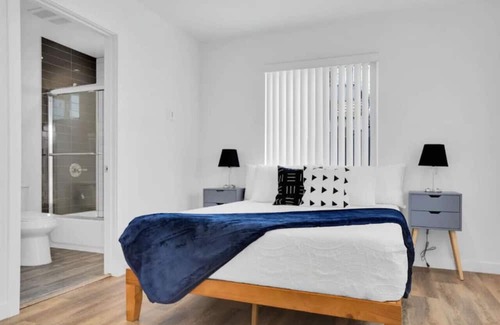 Pico-Union House | Luxe DTLA home w/ secure parking