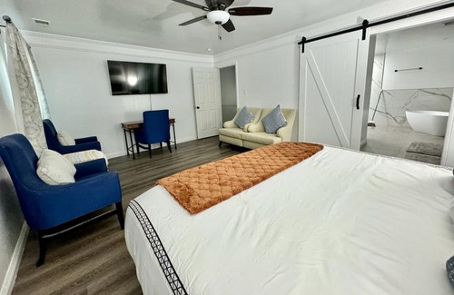 Walnut Grove House | 5BR 3 BA over 2,800 sq ft in the heart of Cordova