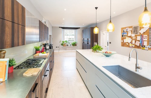 Budleigh Salterton House | Knowle House - Stunning Country House Sleeps 12 Devon Heated Pool, Dog Friendly