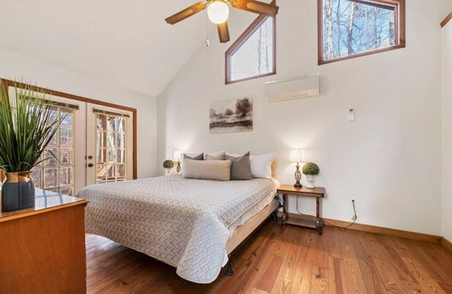 Blairsville Cabin | 8 Cabins! Entire Campground w/ Event Lawn* Sleep30