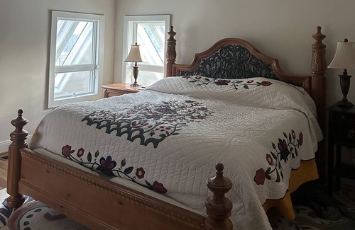 Eastport House | Beautiful renovated family home on the Eastport peninsula Walk to USNA