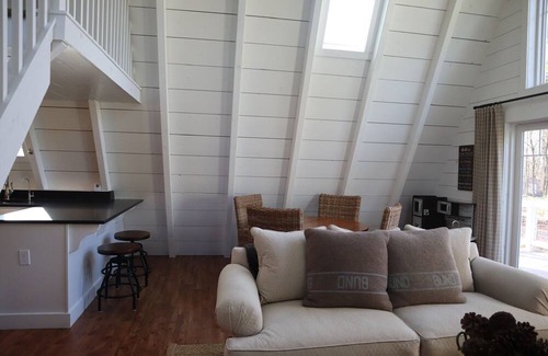 Valley Hi Ski Chalet | Beautiful couples getaway located just seconds from Mad River Mountain ski lift.