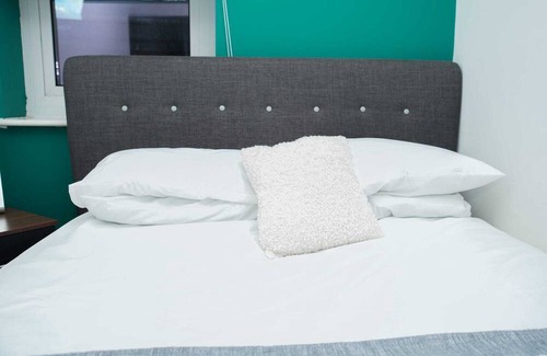 Bootle Apartment | A Homely flat @ Bootle, Liverpool