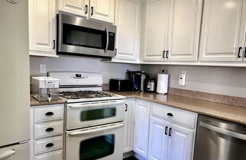 Costa Mesa Condo | Condo near Newport Beach 3br/2bth