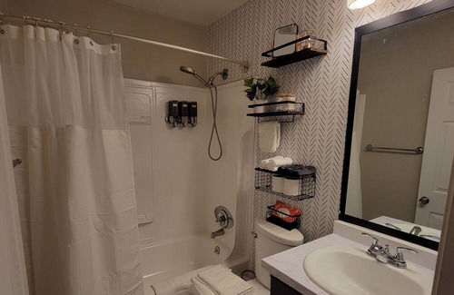 North Druid Hills Apartment | Cozy Urban Oasis - Close to Downtown Atlanta & Emory University!