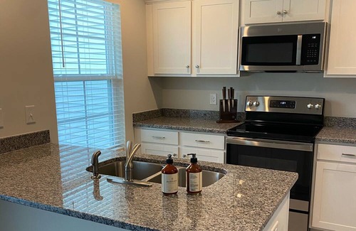 West Columbia House | Comfy, newly built home with luxury features.