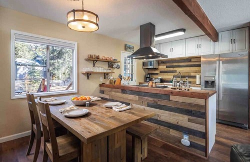 Pine Mountain Club Cabin | Spacious Home! Private Master and unique Gameroom