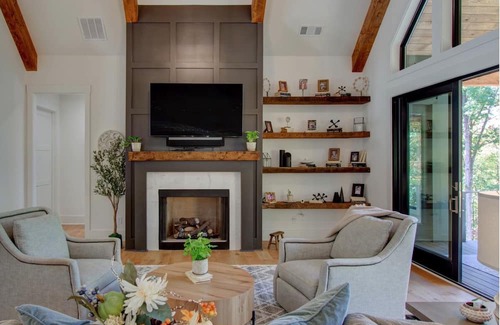 Reed Creek House | 5BR Luxury Lakefront w/ Private Dock, Hot Tub, and Fire Pit. Pet Friendly!