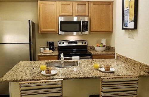 White Station House | Relax and Unwind! Pets Allowed, Near Fire Museum of Memphis!