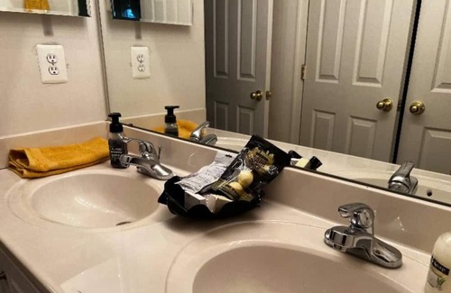 Boonsboro Apartment | Strike Up The Band Suite @ Music House.