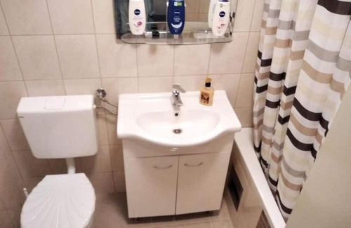 Sibenik Apartment | Two bedroom apartment with balcony and sea view Šibenik (A-22002-a)