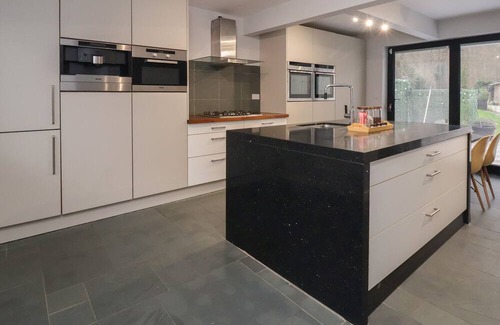 Froncysyllte Cottage | 7 WOODLANDS GROVE, pet friendly, with open fire in Froncysyllte