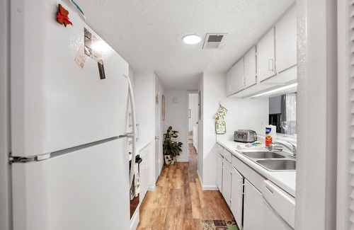 Bayview Condo | Bermuda Bay St. Petersburg Pool waterfront 2/2