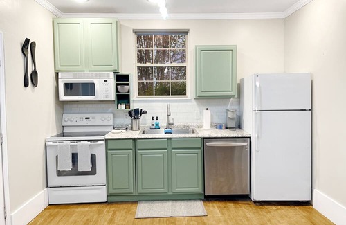 Cleveland Apartment | It’s serenity and comfort in our cozy home, a simple place to relax and unwind!