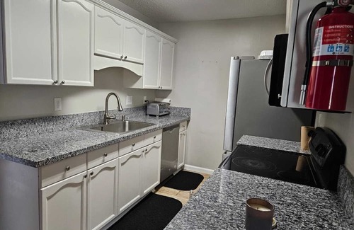 Raleigh House | Newly remodeled 5 BR in North -Central Memphis