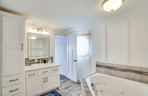 Grant County Cabin | Pet-Friendly Glen Ullin Cabin with Fire Pit!