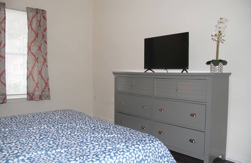 Sanford Apartment | Luxury Sanford FL Apt w/ Private Garage, Pool access, W/D in unit, Patio