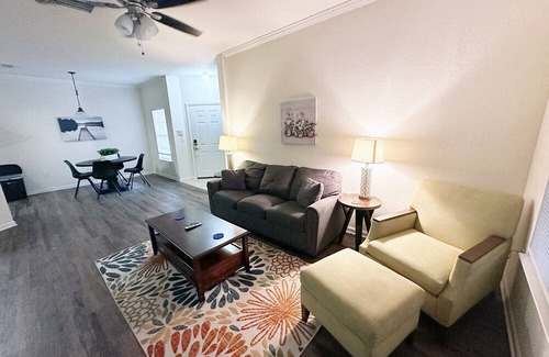 Sanford Apartment | Luxury Sanford FL Apt w/ Private Garage, Pool access, W/D in unit, Patio