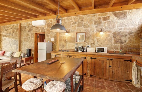 Santa Maria de Guia de Gran Canaria House | Vacation Home 'Casa Del Fuego' with Private Terrace, Private Garden and Wi-Fi