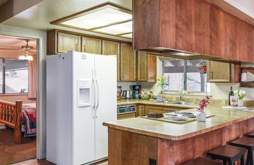 Mi-Wuk Village House | Mi-Wuk Village Vacation Rental w/ Forest Views!