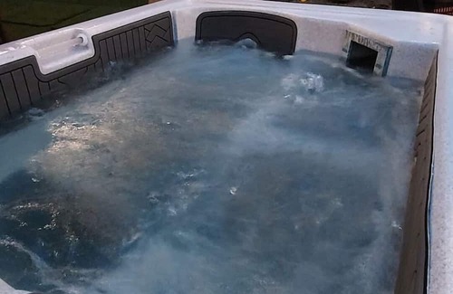 Westside Costa Mesa House | Near Beach 2 bedroom 2 bath with jacuzzi and large entertainment backyard