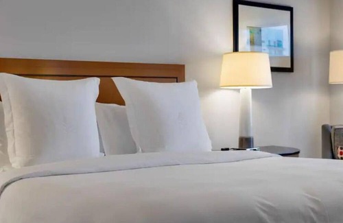 Brickell Resort | Full kitchen studio at Four Seasons