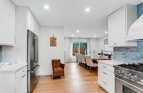 Cleone House | Charming house in private location near beach with fireplace & Starlink internet