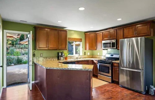 Ojai House | NEW LISTING DISCOUNT! Lemonstone Cottage