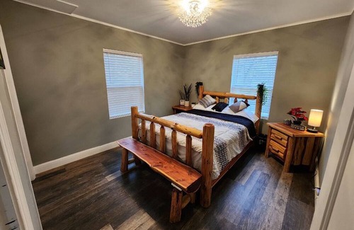 Orange Prairie House | 4 bedroom 2 bath in Peoria totally renovated! Hot Sauna! Pet-Friendly!