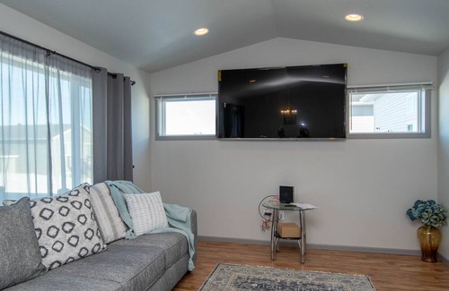 West Fargo House | 2 min to 5 Restaurants,General Dollar.5 min to Cash Wise,6 min Sanford Hospital