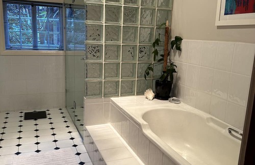 Beacon Hill House | The Retreat - Northern Beaches - Huge House - Pool