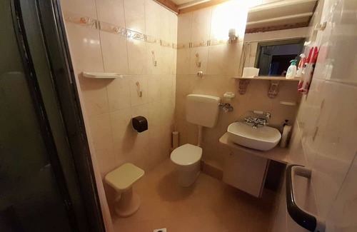 Makrynitsa Villa | 5 bedrooms 7 beds 4 bathrooms