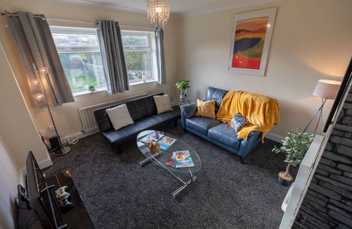 Thornaby On Tees House | 3Bed House in Stockton-on-Tees- Free Wifi, Parking