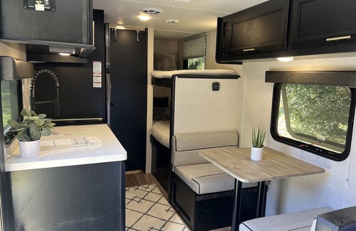 Alachua House | Comfy Cozy Camper