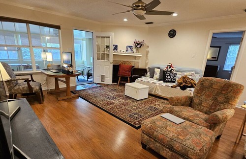 Daphne House | Peaceful,relaxing home. Gentle Dogs ok. Sleeps 5 comfortably.Extended stay rates