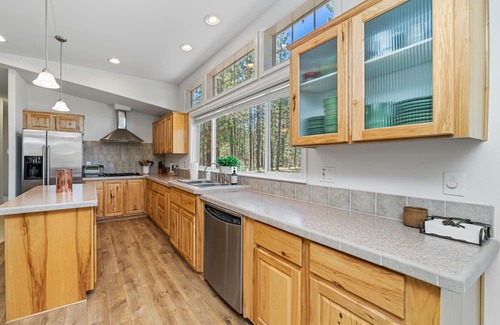 Sloat House | The Sierra House at The Lost Sierra Ranch w/ Fishing Ponds and 1 Mile Riverfront