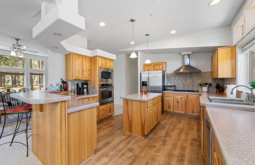 Sloat House | The Sierra House at The Lost Sierra Ranch w/ Fishing Ponds and 1 Mile Riverfront