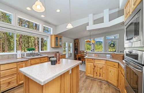 Sloat House | The Sierra House at The Lost Sierra Ranch w/ Fishing Ponds and 1 Mile Riverfront