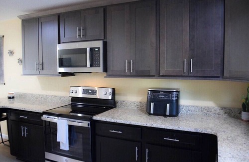 Monroe City Apartment | Lovely 2 Bed 2 Bath, Pet Friendly, Family Stay