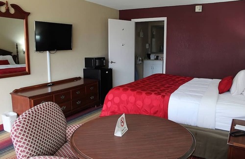 Perry House | Historic Charm! Cozy Unit, Parking