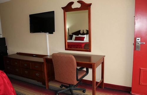 Perry House | Historic Charm! Cozy Unit, Parking