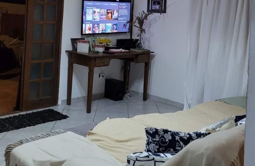 Praia Grande House | Casa da Elenita, em Ilhabela, Pertinho da Belíssima Cachoeira do Paquetá